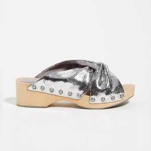 Kelsi Dagger Brooklyn Heeled Clog Sandals Sprinter Silver Metallic 8